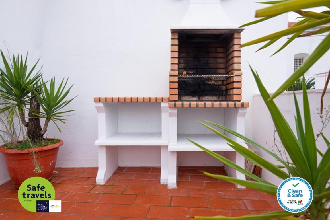 Lena'S Beach House By Hellovacations Albufeira Bagian luar foto