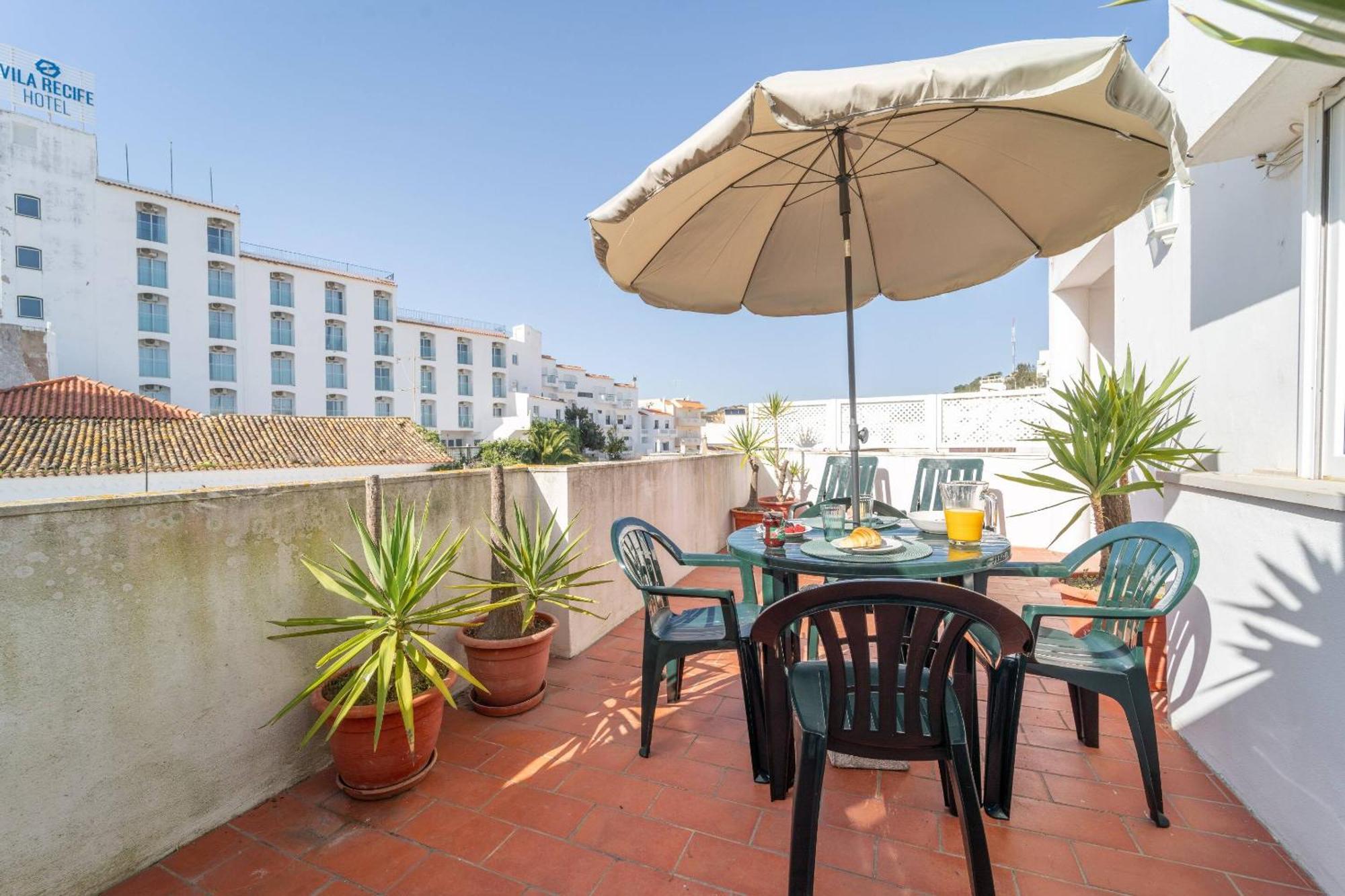 Lena'S Beach House By Hellovacations Albufeira Bagian luar foto